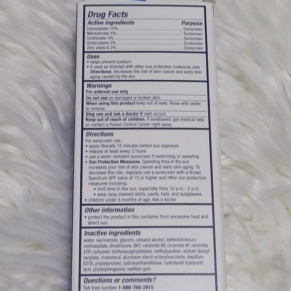 CeraVe AM Facial Moisturizing Lotion with SPF 30 - Picture 4 of 5